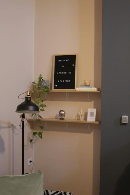Aphrodite Apartment Chrissi Akti Chania Exterior foto